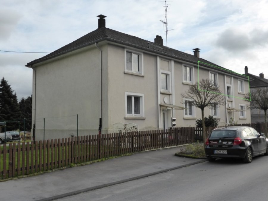 Am Landschaftsschutzgebiet schön renovierte 3 Z. DG.Wohnung in ruhiger Lage