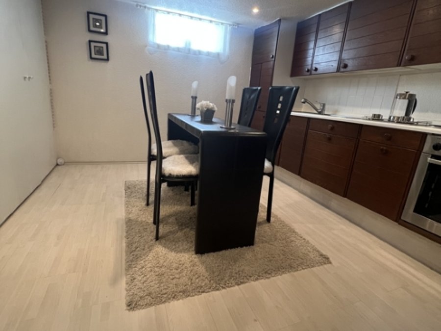 Topsaniertes großzügiges EFH in ruhig gepflegter Lagefür die große Familie