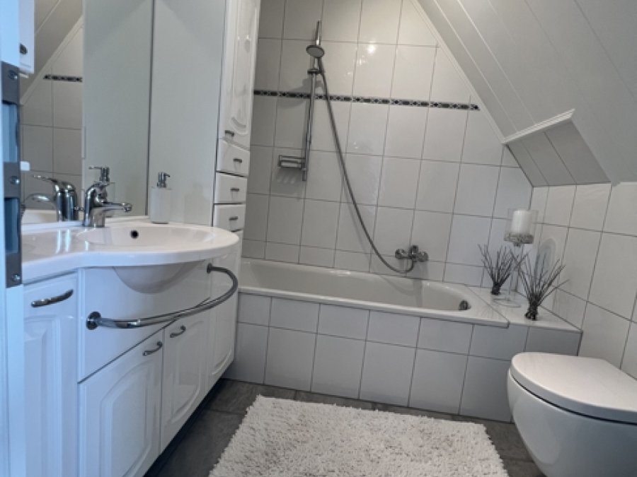 Topsaniertes großzügiges EFH in ruhig gepflegter Lagefür die große Familie