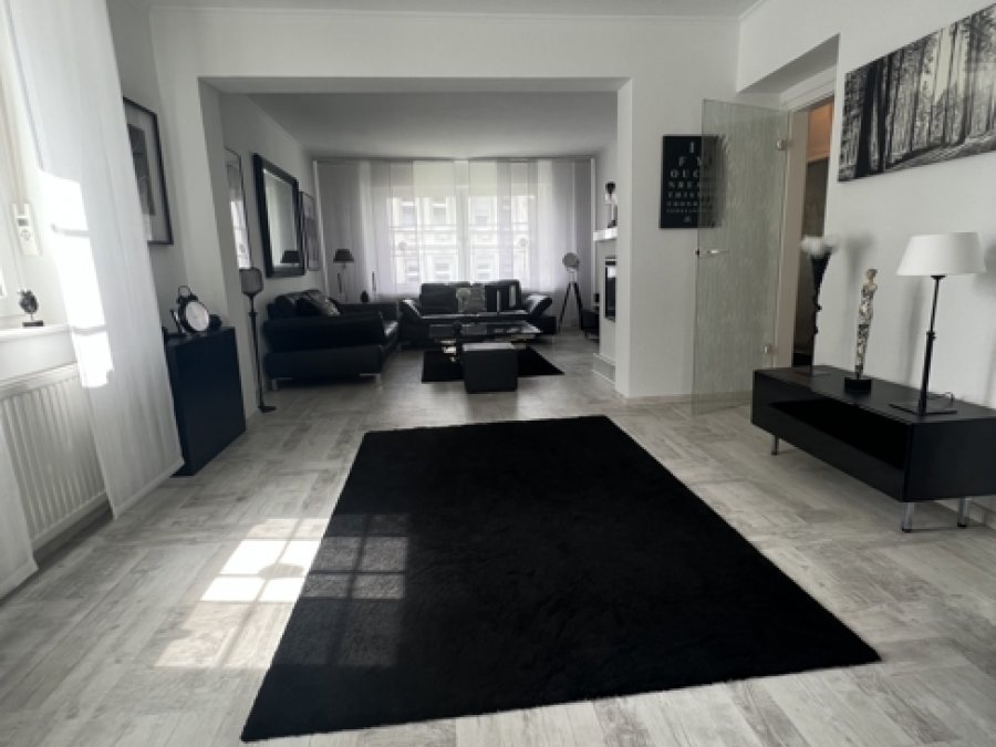 Topsaniertes großzügiges EFH in ruhig gepflegter Lagefür die große Familie