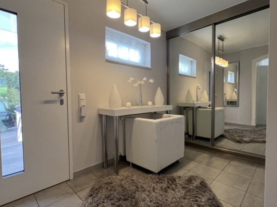 Topsaniertes großzügiges EFH in ruhig gepflegter Lagefür die große Familie