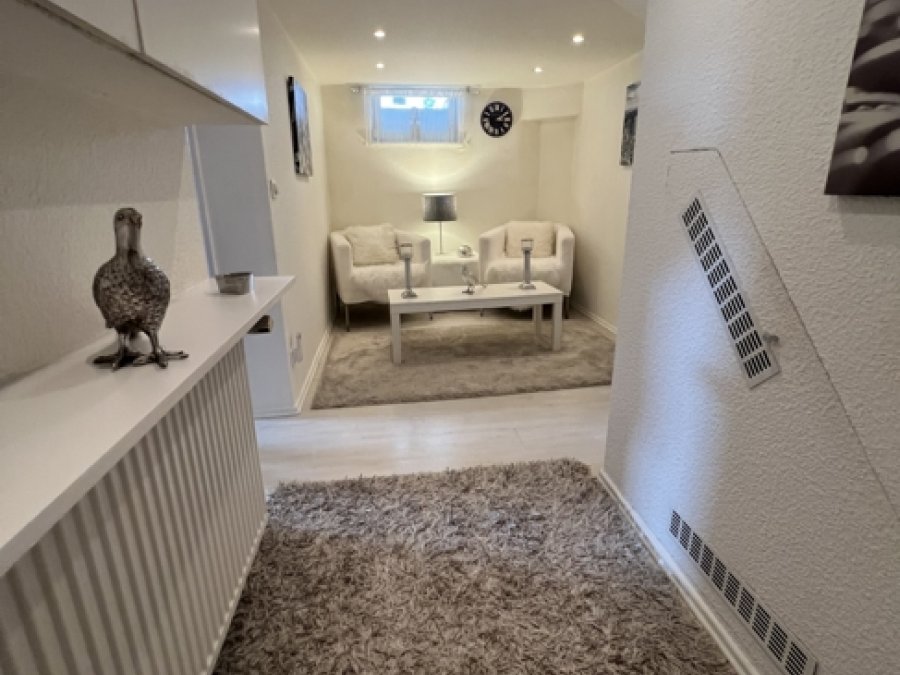 Topsaniertes großzügiges EFH in ruhig gepflegter Lagefür die große Familie