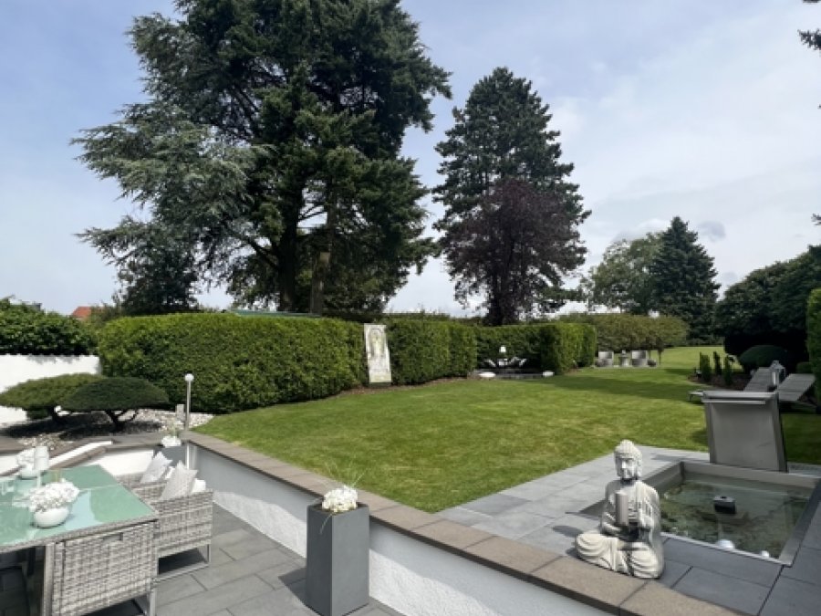 Topsaniertes großzügiges EFH in ruhig gepflegter Lagefür die große Familie