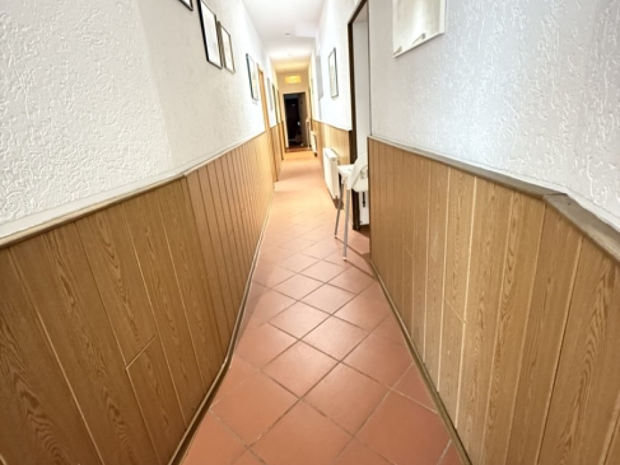 Saniertes Mehrfamilienhaus 

mit etablierter Gastronomie

in Solingen-Ohligs