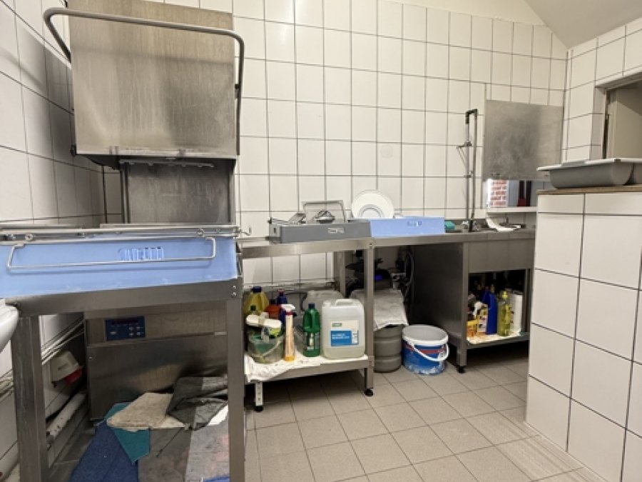 Saniertes Mehrfamilienhaus 

mit etablierter Gastronomie

in Solingen-Ohligs