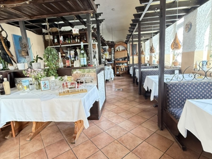 Saniertes Mehrfamilienhaus 

mit etablierter Gastronomie

in Solingen-Ohligs