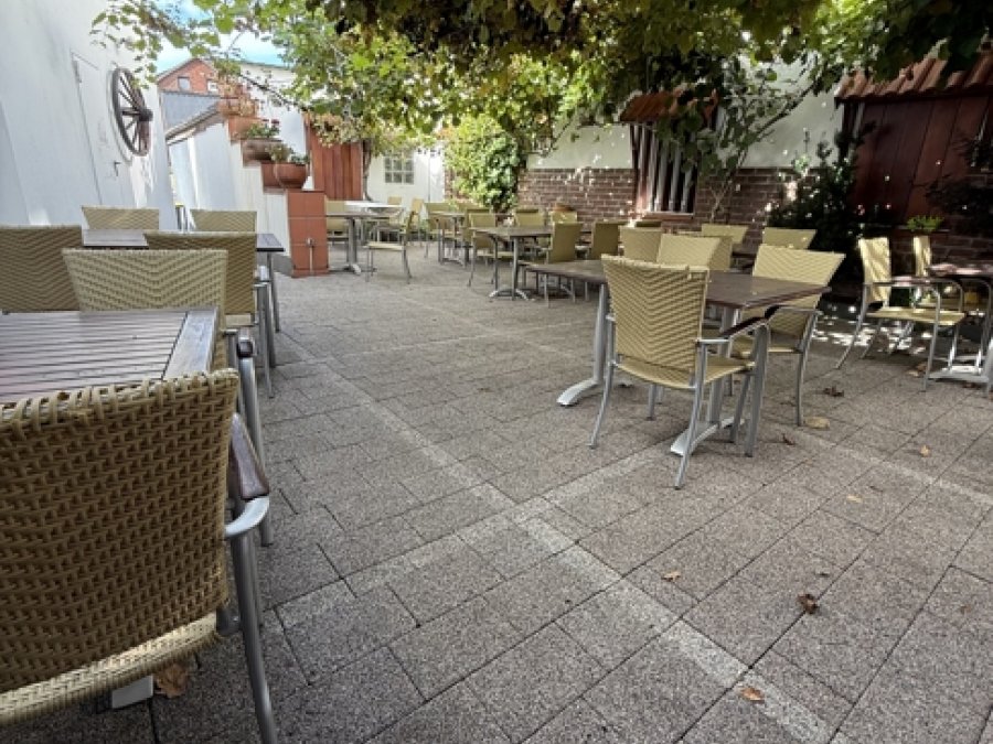 Saniertes Mehrfamilienhaus 

mit etablierter Gastronomie

in Solingen-Ohligs