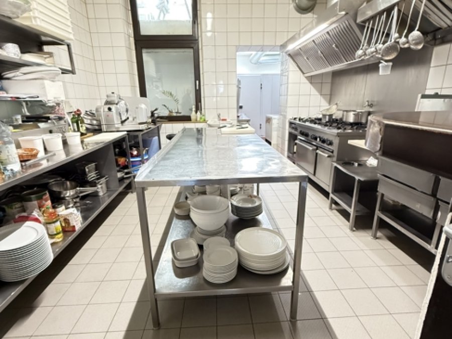 Saniertes Mehrfamilienhaus 

mit etablierter Gastronomie

in Solingen-Ohligs