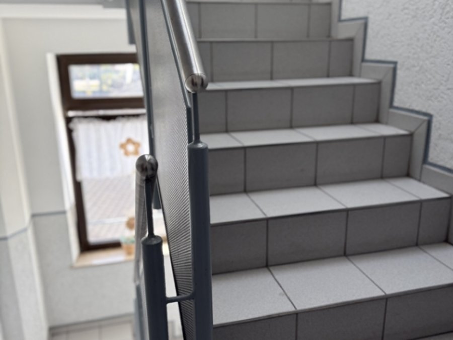 Saniertes Mehrfamilienhaus 

mit etablierter Gastronomie

in Solingen-Ohligs