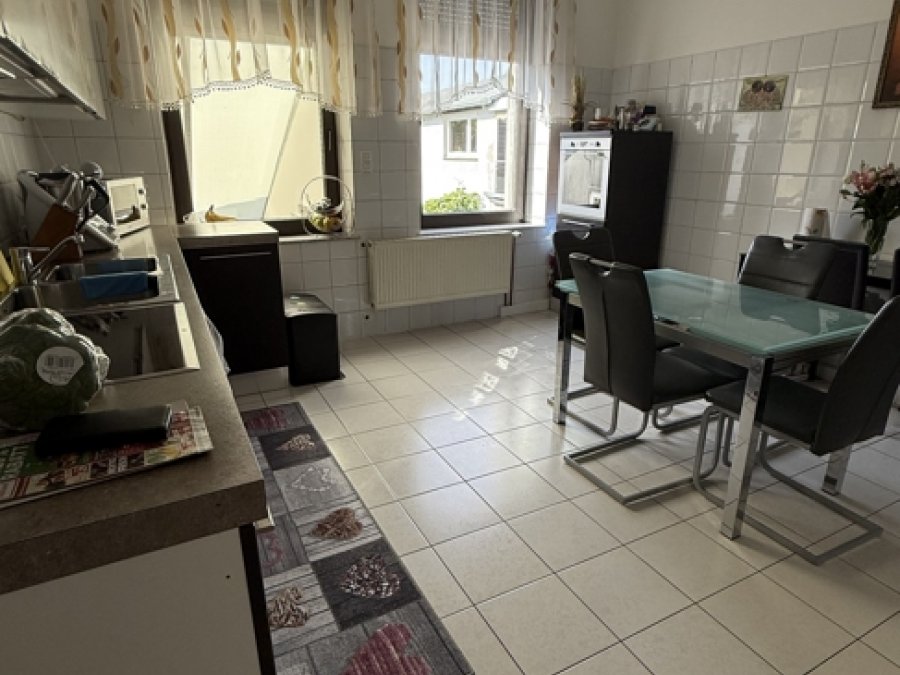 Saniertes Mehrfamilienhaus 

mit etablierter Gastronomie

in Solingen-Ohligs