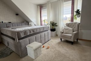 2 OG links Schlafzimmer