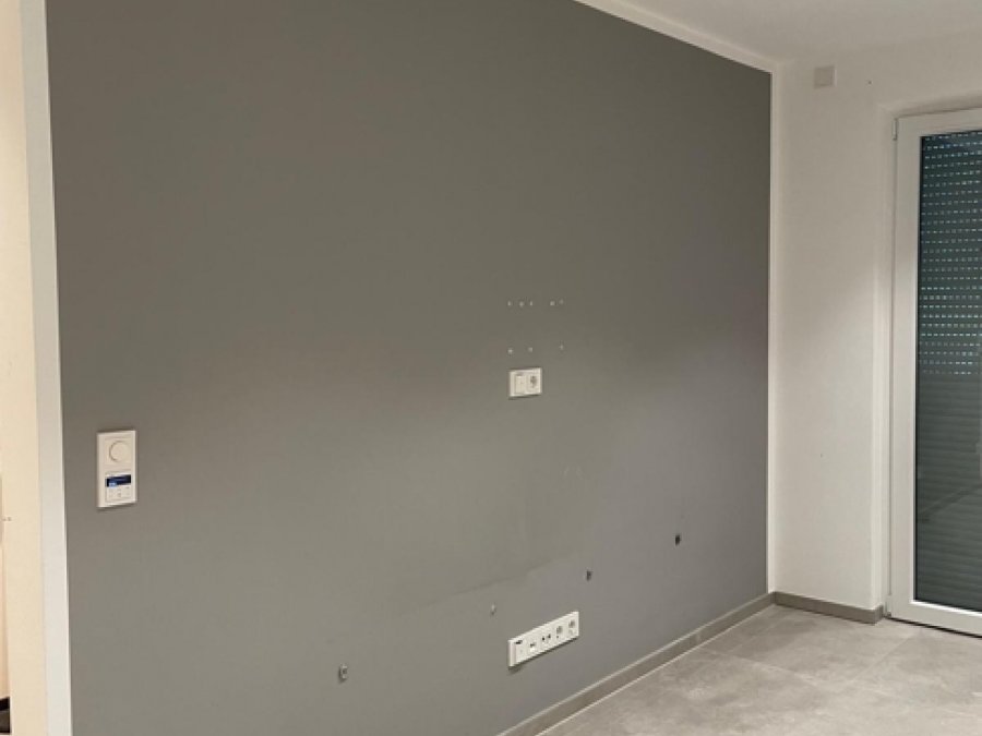 Gegenüberliegende Wand 