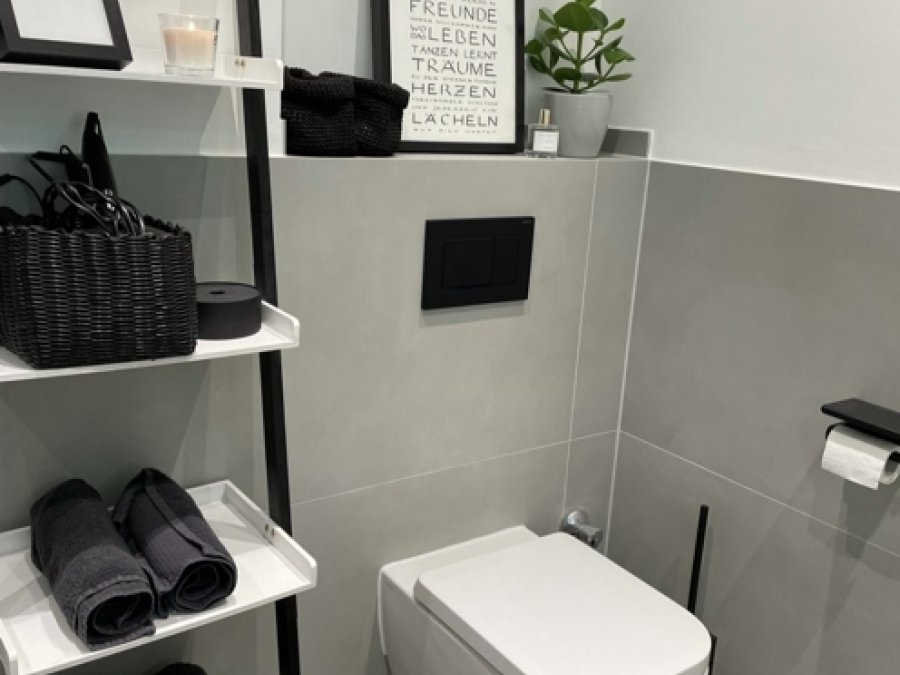 Top sanierte EG-Wohnung in SG-Ohligs mit unverbaubarer Lage

Nähe ehemaliger St.-Lukas-Klinik