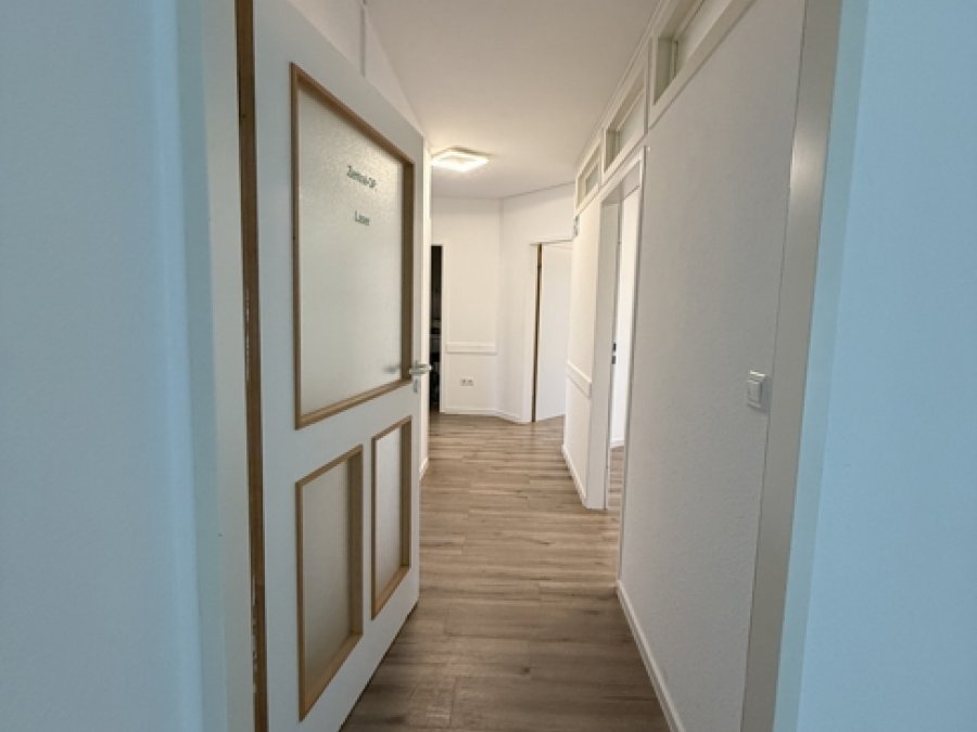 Gepflegte Praxisräume 

in SG-Ohligs Mitte

Für fast alle Fachgebiete geeignet