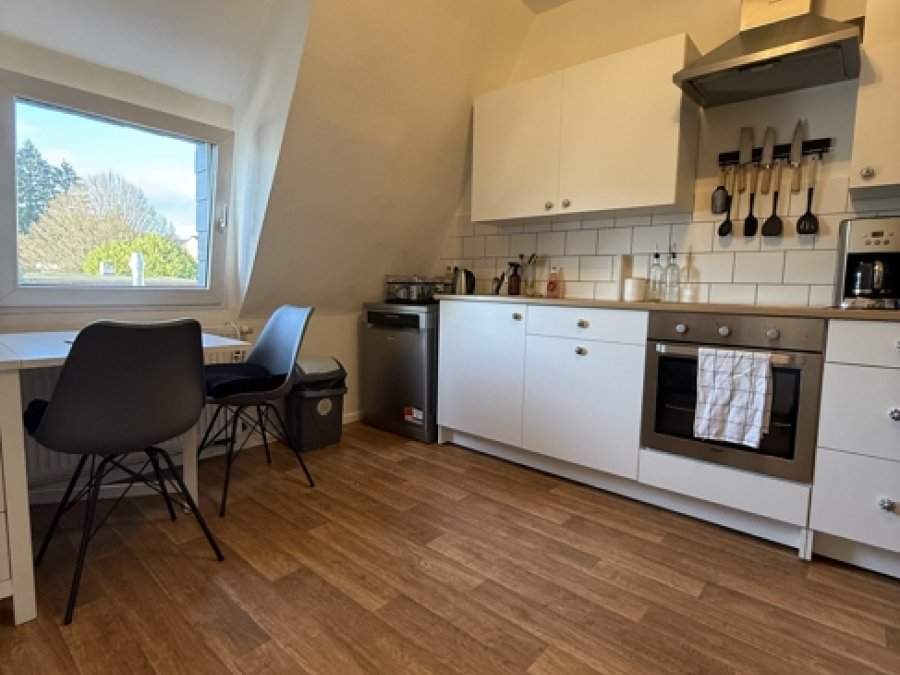 Gepflegtes Drei-Familienhaus

mit zusätzlichem Anbau (181qm)

in ruhiger Seitenstrasse