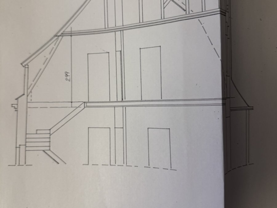 Gepflegtes Drei-Familienhaus

mit zusätzlichem Anbau (181qm)

in ruhiger Seitenstrasse