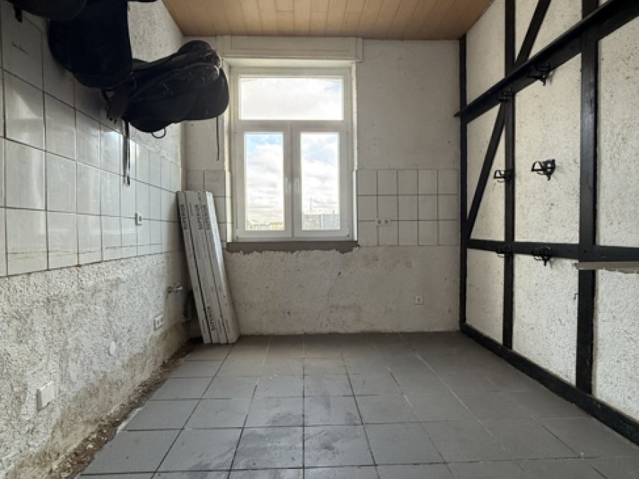 Gepflegtes Drei-Familienhaus

mit zusätzlichem Anbau (181qm)

in ruhiger Seitenstrasse