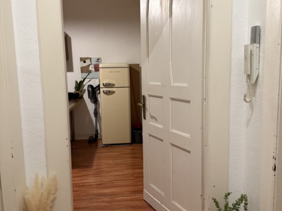 Gepflegtes Drei-Familienhaus

mit zusätzlichem Anbau (181qm)

in ruhiger Seitenstrasse